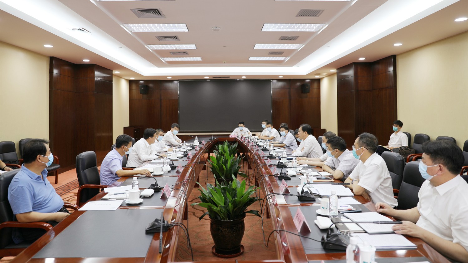 拜訪賀天才副省長(zhǎng)_副本.jpg